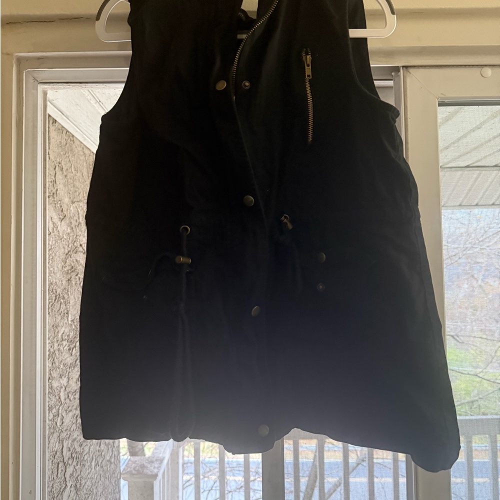 Black Sleeveless Vest with Zipper and Hood